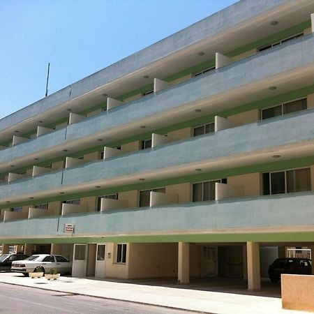 Tsokkos 7 Aparthotel Larnaca Exterior photo
